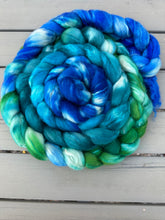 Load image into Gallery viewer, BFL/Silk Gradient 8 Ounce Braids Spinning Fiber