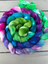 Load image into Gallery viewer, BFL/Silk Gradient 8 Ounce Braids Spinning Fiber