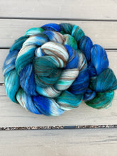 Load image into Gallery viewer, Alpaca/Merino/Camel/Silk Top 4 Ounce BraidsHand Dyed Spinning Fiber