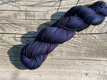 Load image into Gallery viewer, Twist of Fate Socks Kit