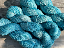 Load image into Gallery viewer, Mountain Sock Tonal Colors