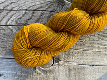 Load image into Gallery viewer, Mountain Sock Five Skein Gradient Yarn Kit Autumn Fire
