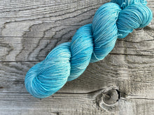 Load image into Gallery viewer, Mountain Sock Five Skein Gradient Yarn Kit Mountain Chill