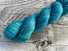 Load image into Gallery viewer, Mountain Sock Five Skein Gradient Yarn Kit Mountain Chill