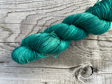 Load image into Gallery viewer, Mountain Sock Five Skein Gradient Yarn Kit Mountain Chill