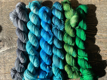 Load image into Gallery viewer, Mini Skeins Set Yosemite Valley Gradient Yosemite National Park
