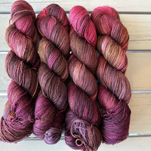 Load image into Gallery viewer, Denali Fingering Yarn Red, Red Wine Variegated