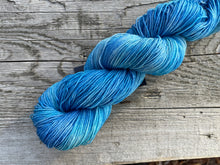Load image into Gallery viewer, Mountain Sock Five Skein Gradient Yarn Kit Singing the Blues
